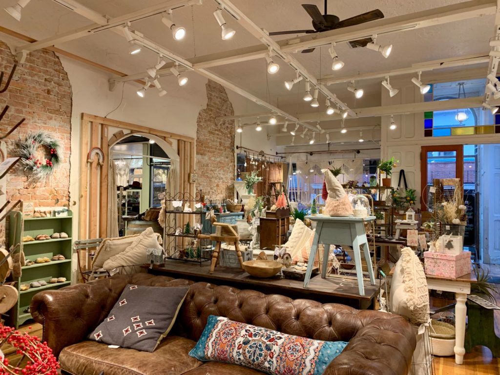 holiday store merchandising ideas